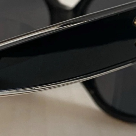 CHANEL Black Sunglasses with Gold Logo - Picture 4 of 8